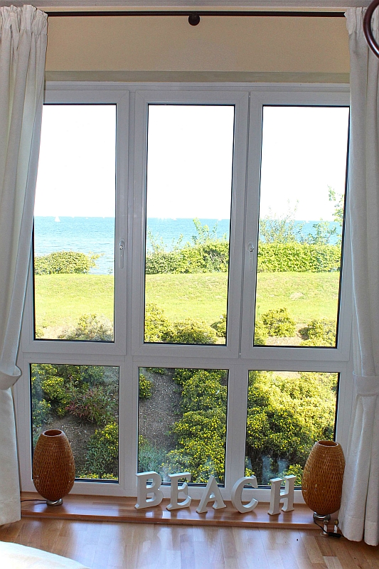 panoramafenster-mit-blick-auf-die-ostsee